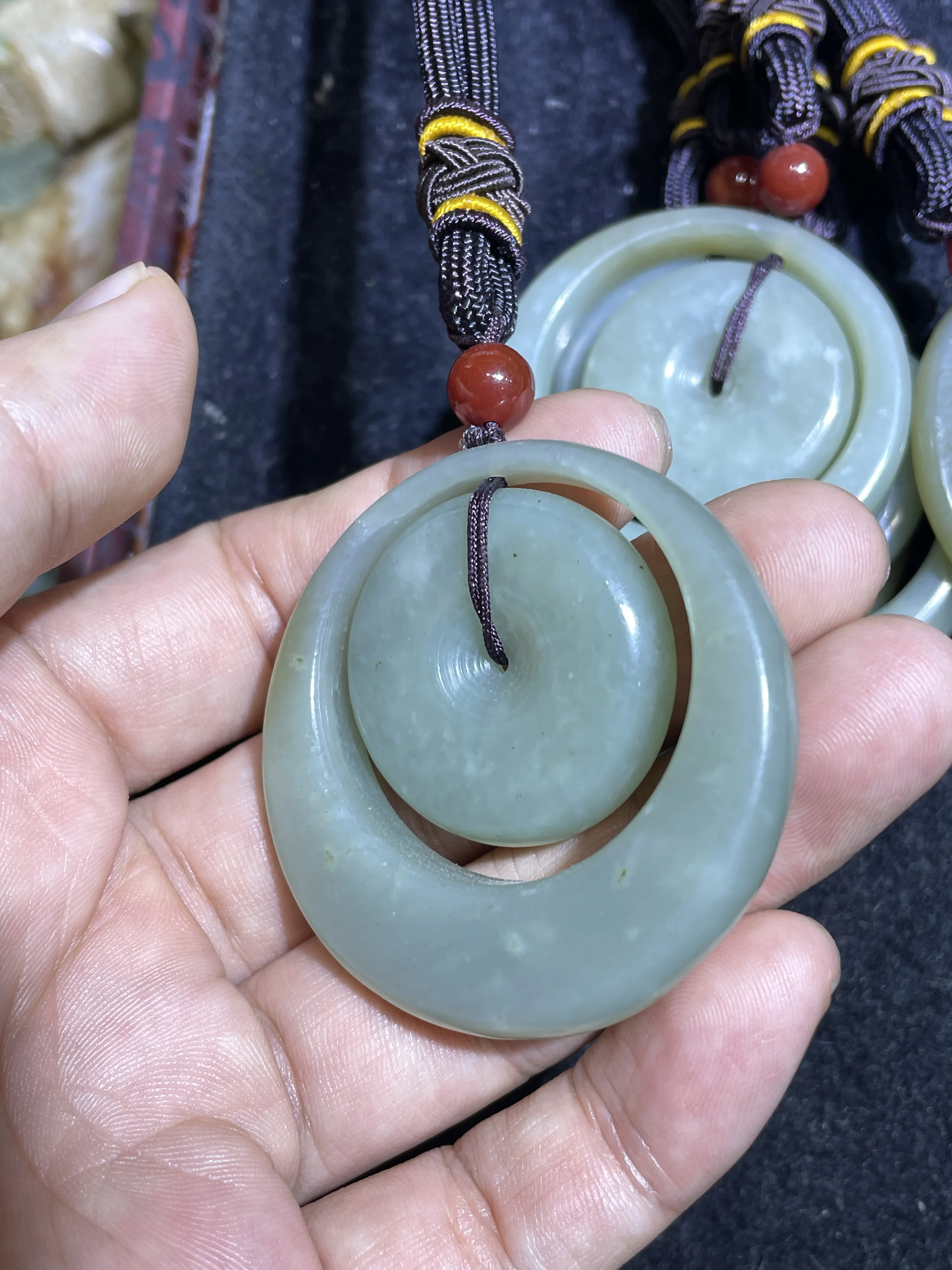 

One Piece Lot/1 Chinese Vintage Hetian Jade Fortune Safety Knot Amulet Pendant Totem Carving LKbrother Sauces Toq Quality