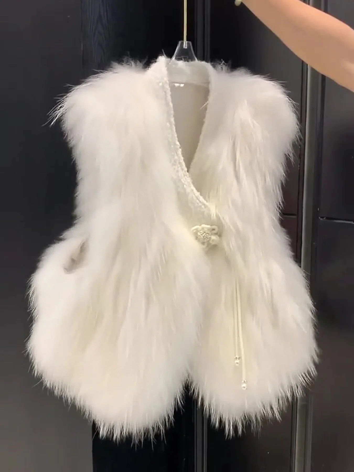 Women's Fashionable Furry Eco-Friendly Fur Vest Jacket Winter 2026 Stylish Design External Wear