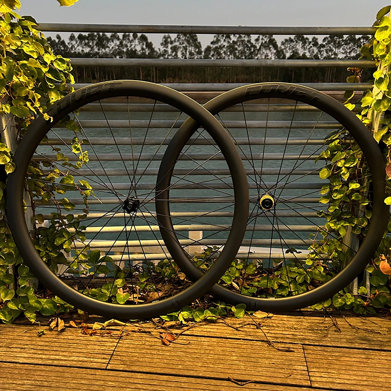 COVET News 700C Bike Carbon Road Wheelset Ratchet System 36T Disc Brake Cyclocross 700C 38 50 Tubeless Compatible Center Lock