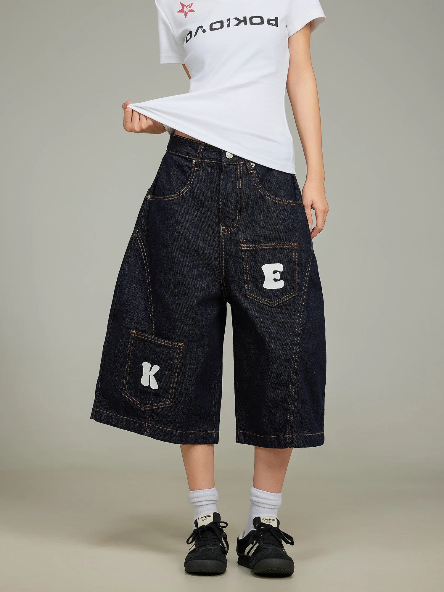 

Wild Aziz American Retro Letter Print Workwear Seven-Foot Pants Loose Multi-ket Knife-ape Jeans orts for Men And Women