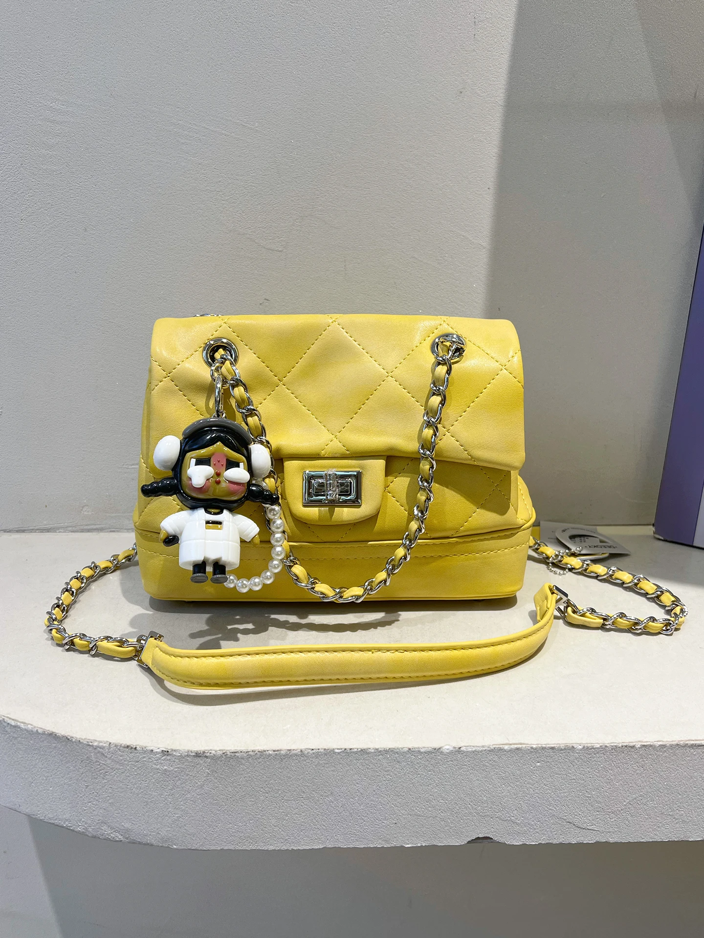 sac-a-bandouliere-elegant-pour-femme-style-petite-fragrance-avec-chaine-a-motif-losanges-pour-le-printemps-et-l'ete