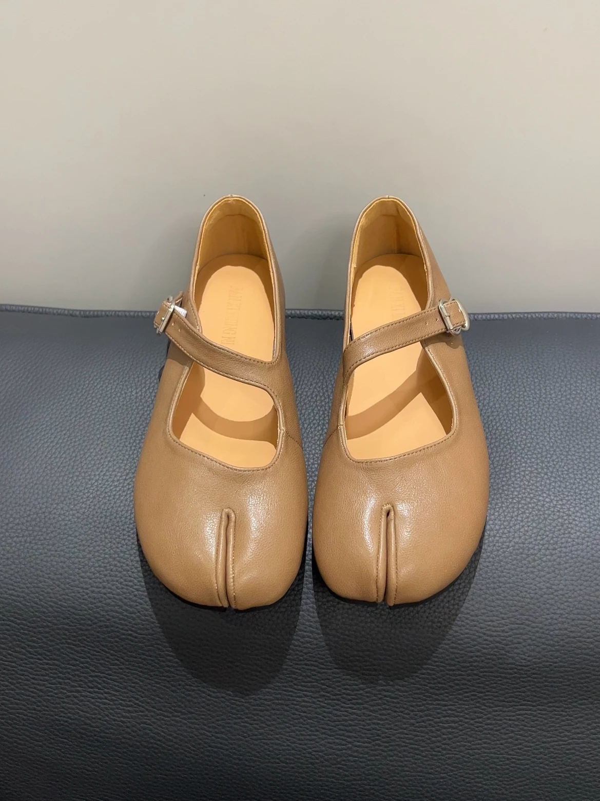 2026-new-soft-leather-round-toe-single-shoes-pig-hoof-shoes-separate-toe-mary-janes-ballet-shoes-comfortable-women's-shoes