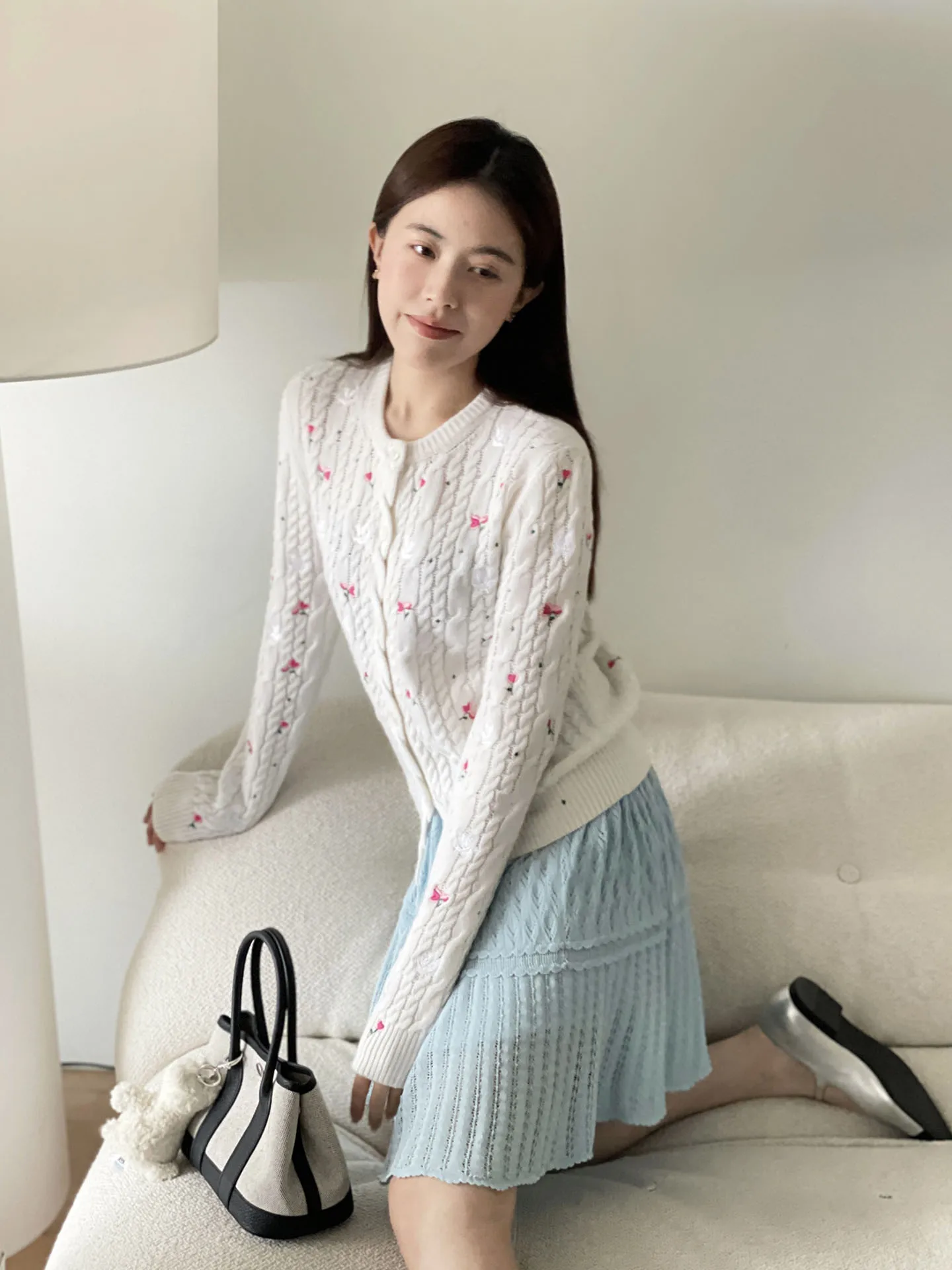 

Fi Buy Early Spring Вязаный шерстяной кардиган с вышивкой розами, с длинными рукавами, французский стиль, стандартная длина