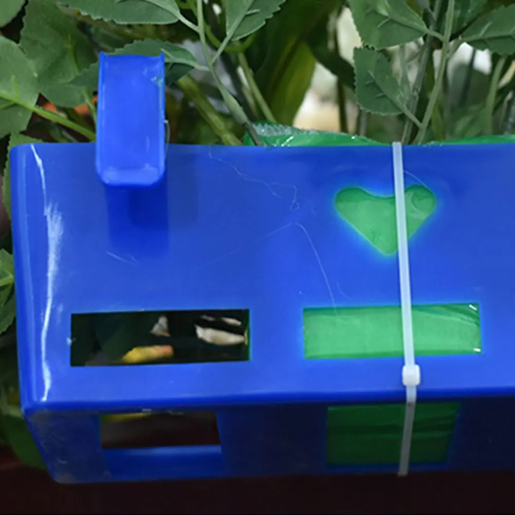 

Lightweight Reusable Plastic Hanging Mud Rack Floral Support Hollow Storage Cage Frame Wedding Bouquet Stand Balcony Basket