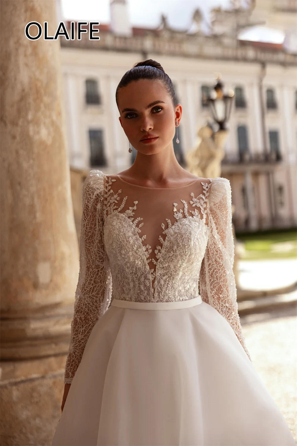 Bohemaid O-Collo Organza Paillettes Abito da sposa in pizzo Illusion Back Court Abiti da sposa per donna con manica lunga Customzied