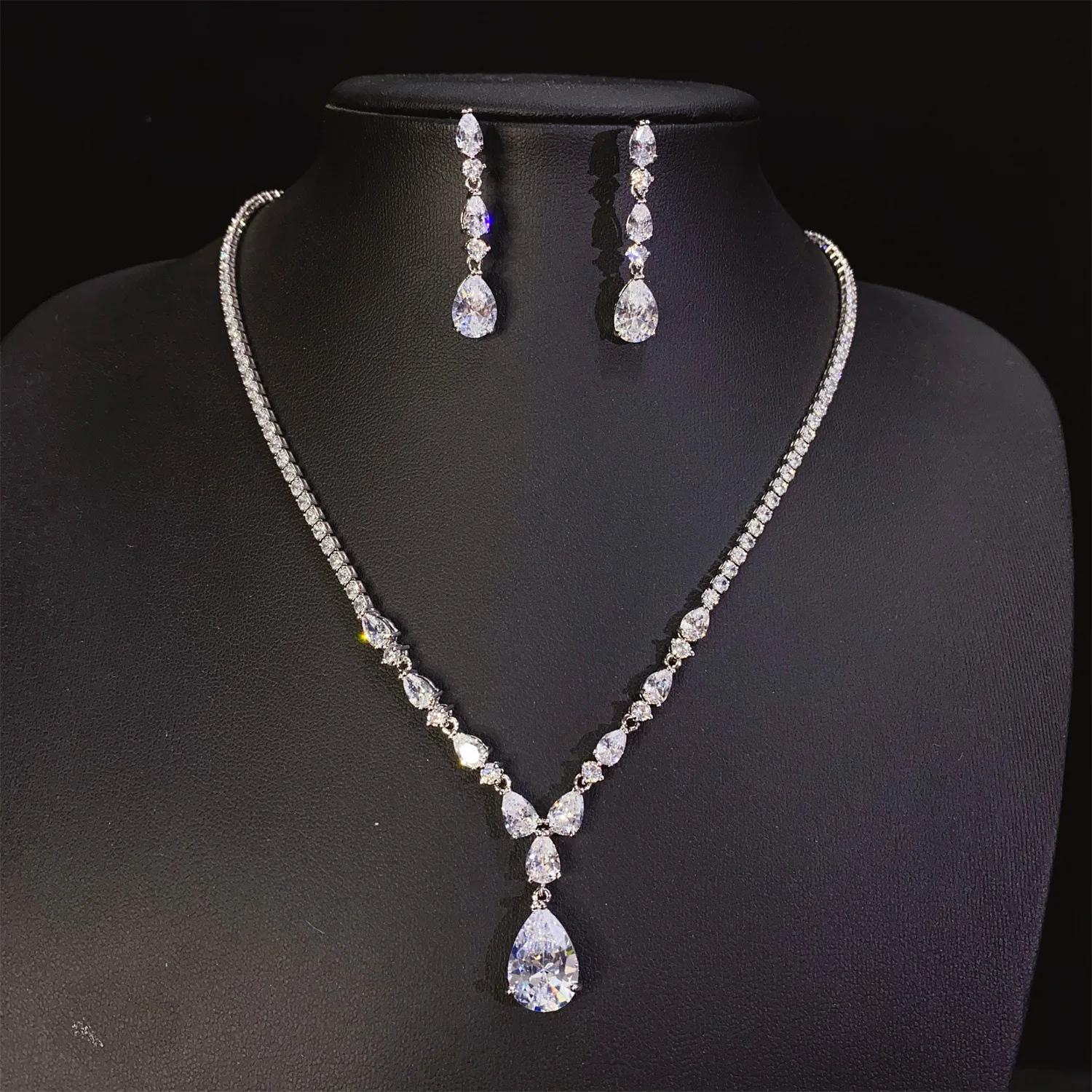 

Simple Elegant Water Drop Necklace Earrings Everyday Women's Dress Jewelry ta Suitable for Holiday Wedding Travel Gifts M-769
