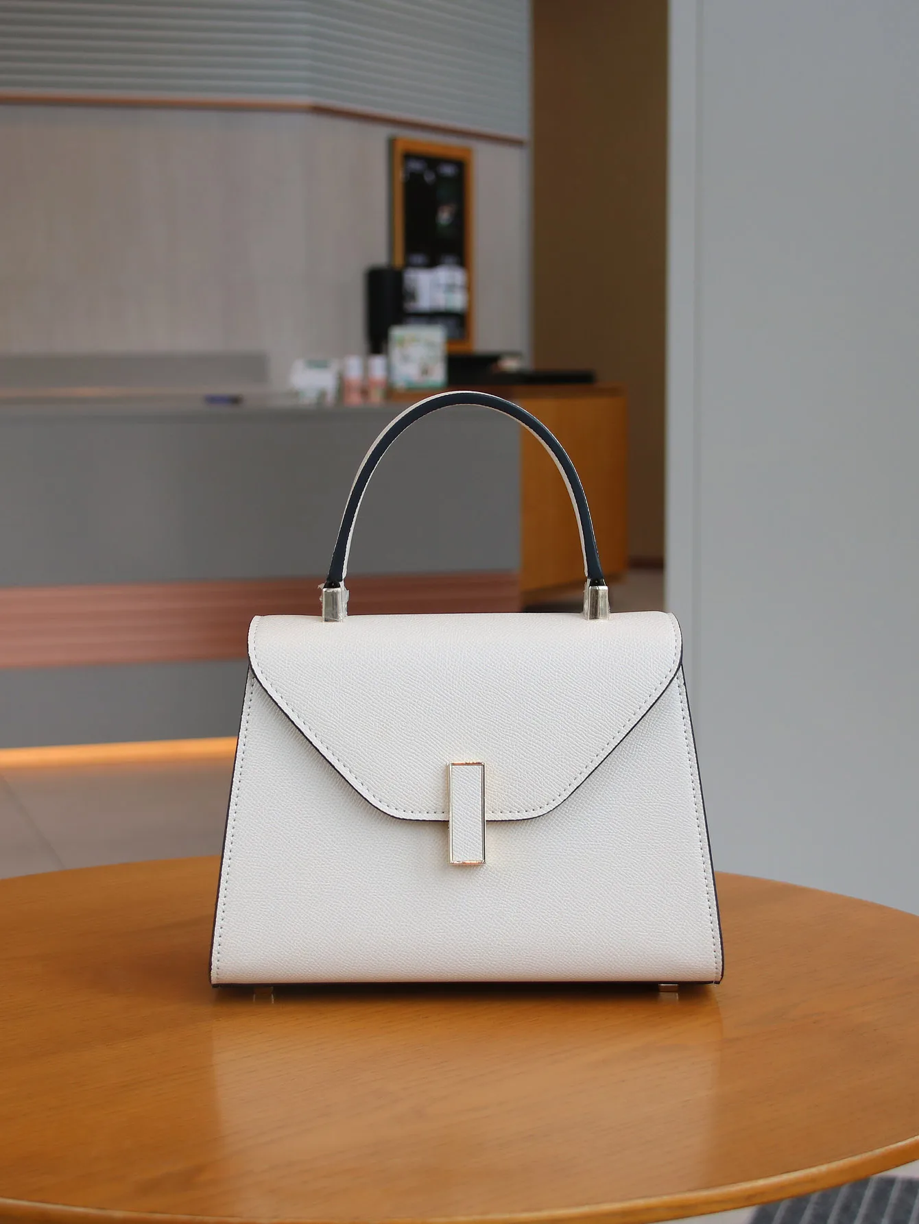 حقيبة يد نسائية جديدة لعام 2025 بتصميم متخصص حقيبة يد عصرية عالية الجودة مطبوعة بنخيل للسيدات للتنقل جوكر كيلي الصور النمطية s