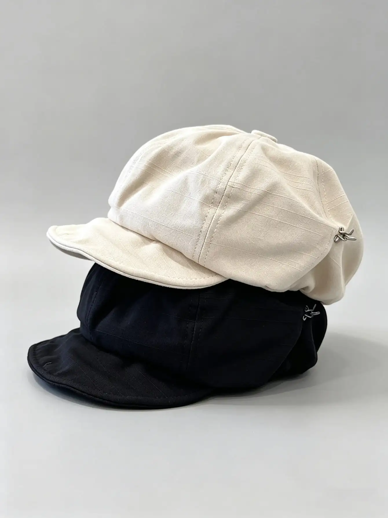 1pc Women's Metal Buckle Decor Newsboy Cap, Elegant Casual Soft Fabric Daily Versatile Hat, Street Headwear Holiday Festival