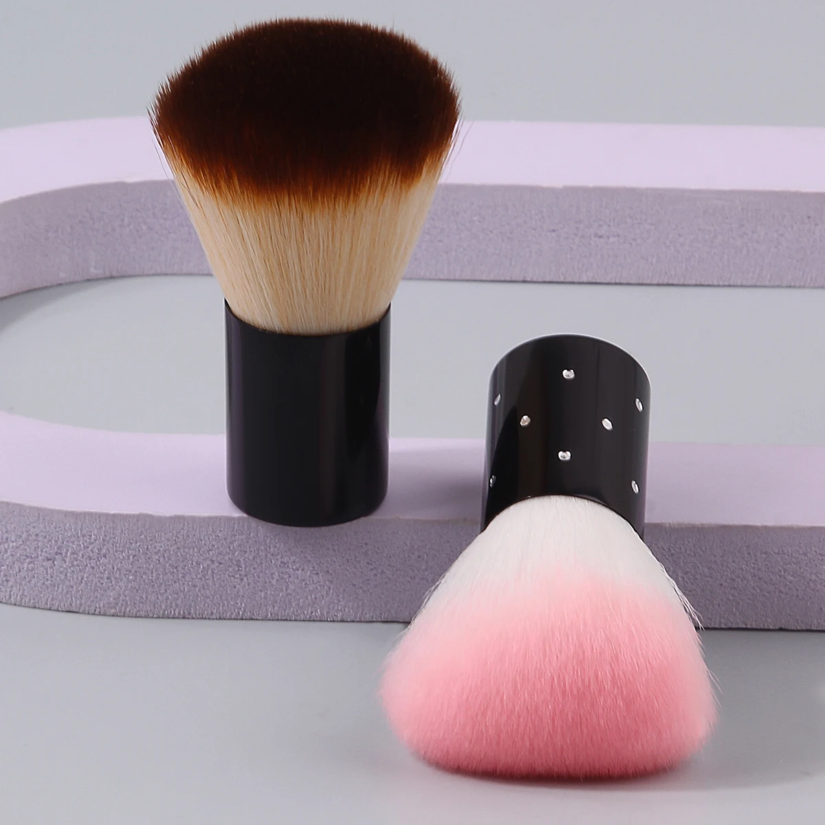 2PCS Portable soft-bristled mushroom-shaped nail dust brush and nail cleaning brush are multi-purpose professional beauty tools