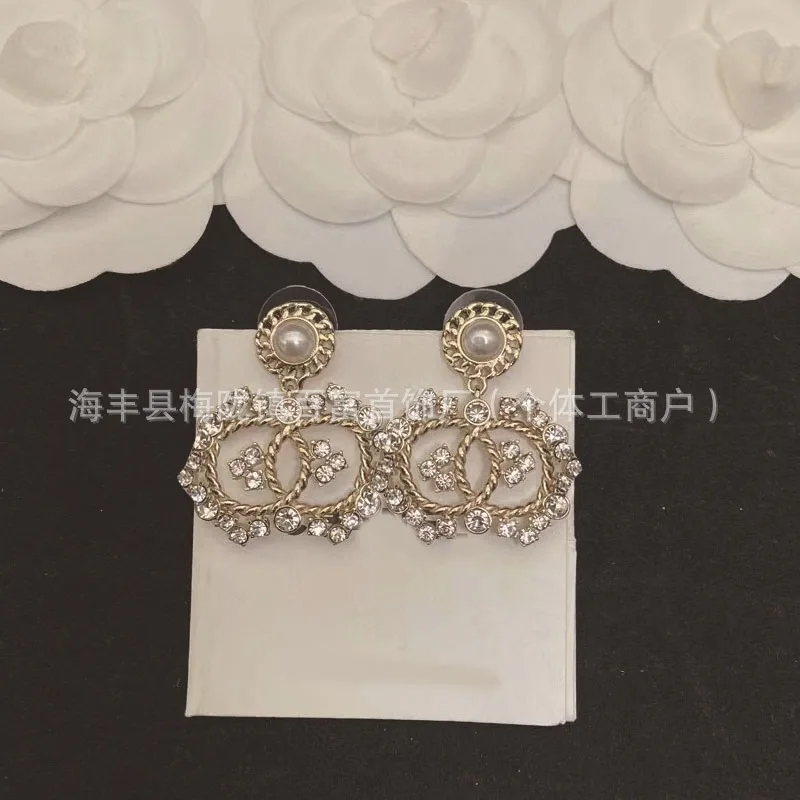 

Серьги-гвоздики Double C с полным покрытием из бриллиантов, классические, простые, универсальные, в ретро-стиле, премиум-класса, для женщин