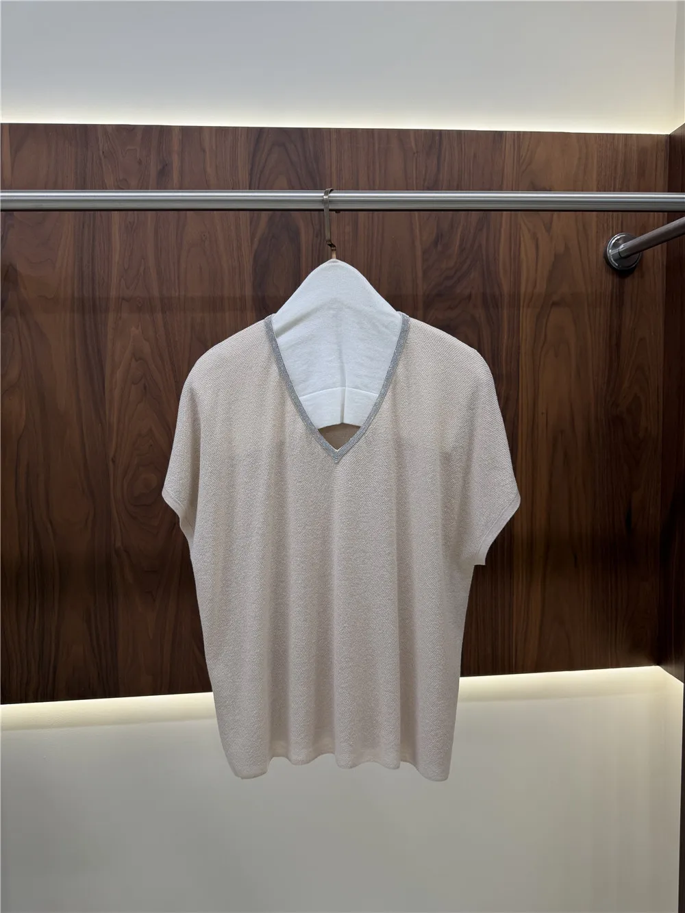 Women's V-Neck Beaded Short-Sleeve Silk-Linen Blend Knit T-shirts Tops
