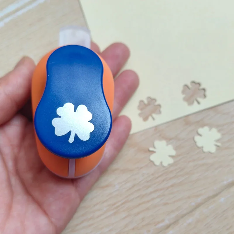 

1PC 14mm /35mm / 70mm Leaf Hole Punch Pegion 80g-120g Paper Cutter Craft Greeting Card Making Cut 1mm EVA Cutting School Supply