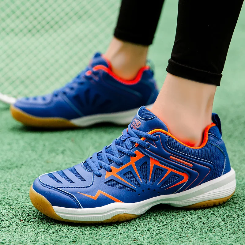 Nuevos zapatos de bádminton para hombres y mujeres, zapatillas de tenis de lujo para parejas, talla 35-44, ropa de bádminton ligera, zapatos de voleibol