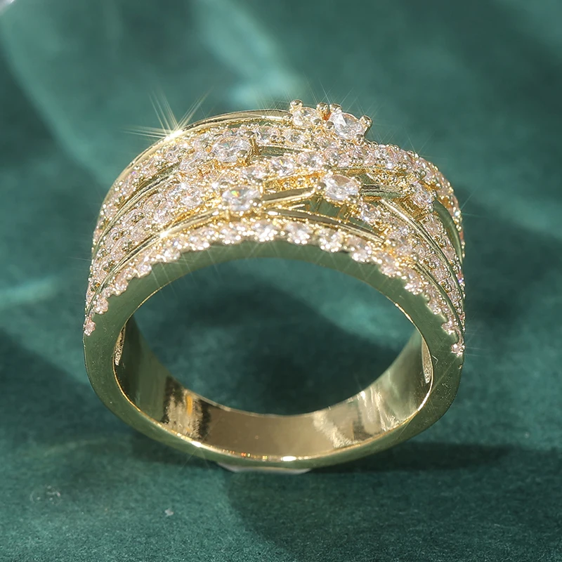 Schillernder goldfarbener, mit weißen CZ-Steinen besetzter Damenring mit geometrischer Form für den täglichen Gebrauch, Partyschmuck – Detail 3
