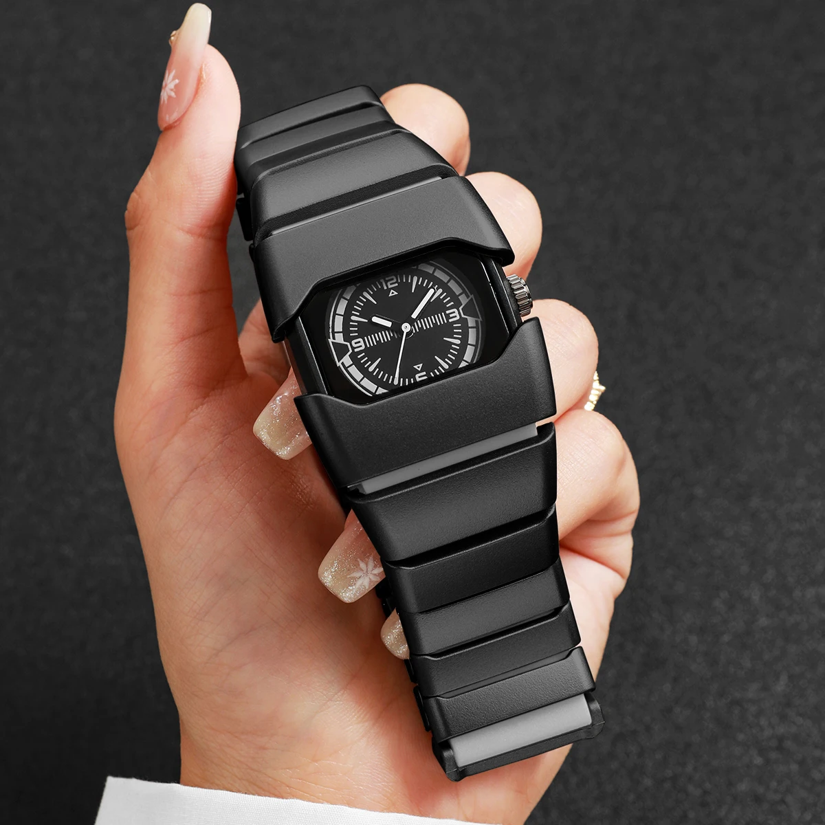 Fashion Square Women Sports Quartz Watch Unique Design Plastic Strap Women's Dress Wristwatches Relogio Feminino（Without Box）