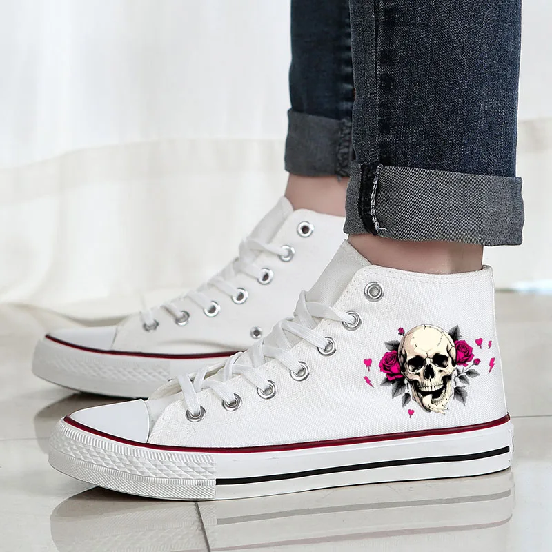 

Stylish Versatile All-season Casual Canvas Board Shoe with A Large-sized Flat Heel Mid-top Lacing and Cartoon Pattern Design