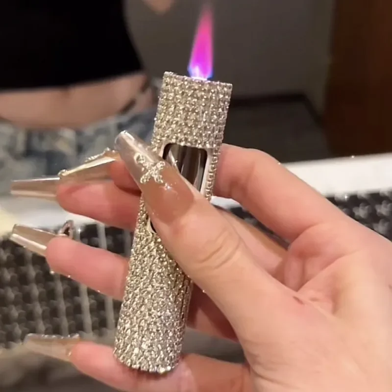 Diamond Encrusted Crystal Cylinder Press Advanced Feeling Fashion Round Tube Torch Lighter Diamond Lady Lighters Luxuryale