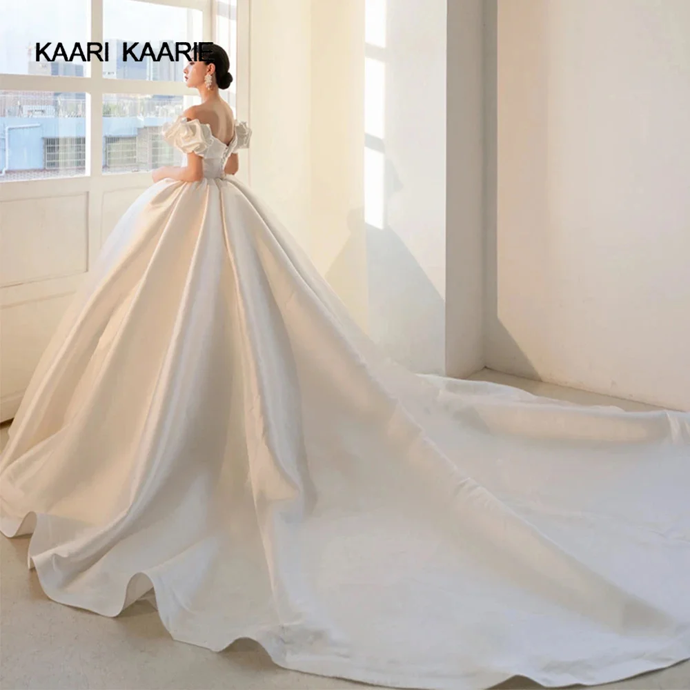 KAARI KAARIEOff The Shoulder Sweetheart Short Sleeve Lace Beading Pearls Pleat Satin Ball Gown Wedding Dresses With Chapel Train