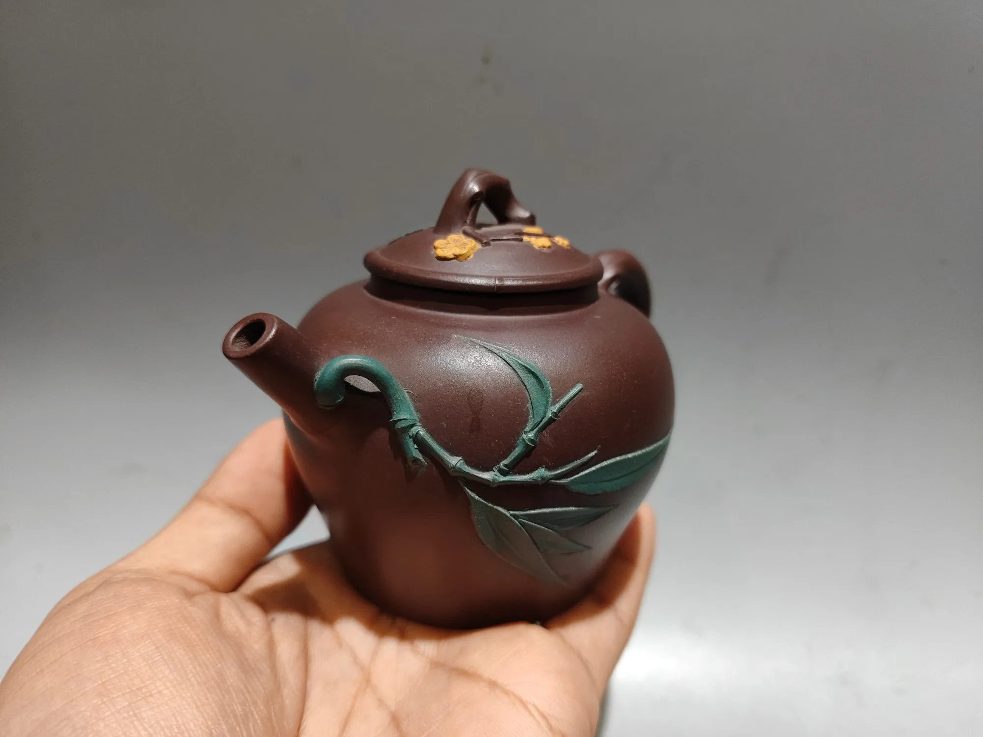 Yixing purple clay teapot Plum blossom pattern cover Bamboo leaf patterned teapot Kettle Teapot Pot Tea