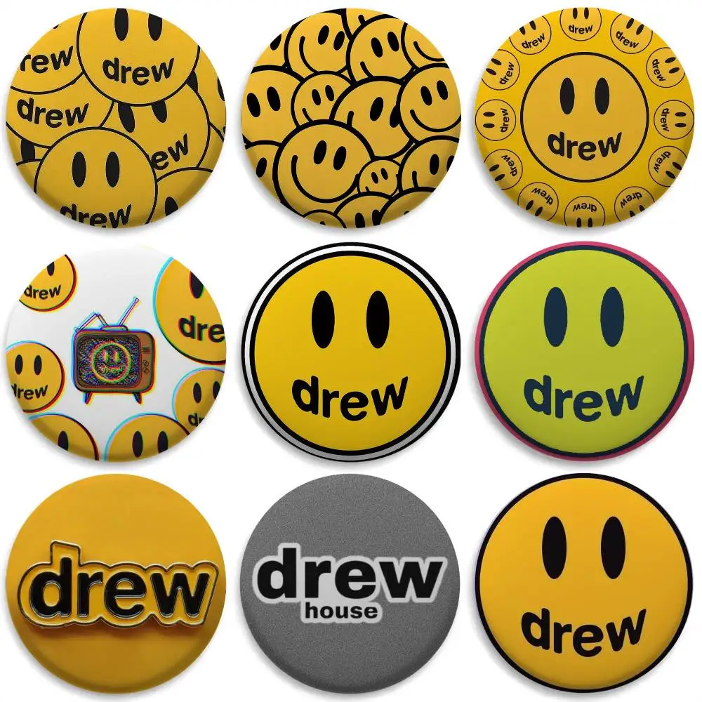

Fashion Brand Cool D-DrewS Badges Round Exquisite Badge Brooches Creative Pins For Clothes Hat Backpack Gift Accessories