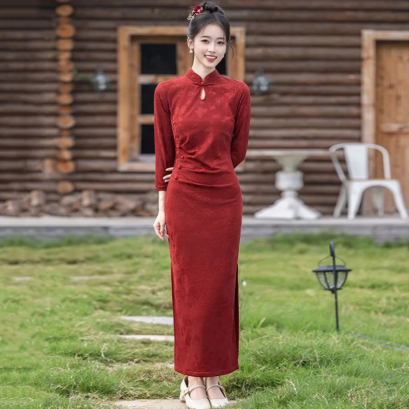 

Бордовое длинное платье Cheongsam в китайском стиле, новинка 2025, женское осенне-зимнее облегающее весенне-осеннее платье Ципао