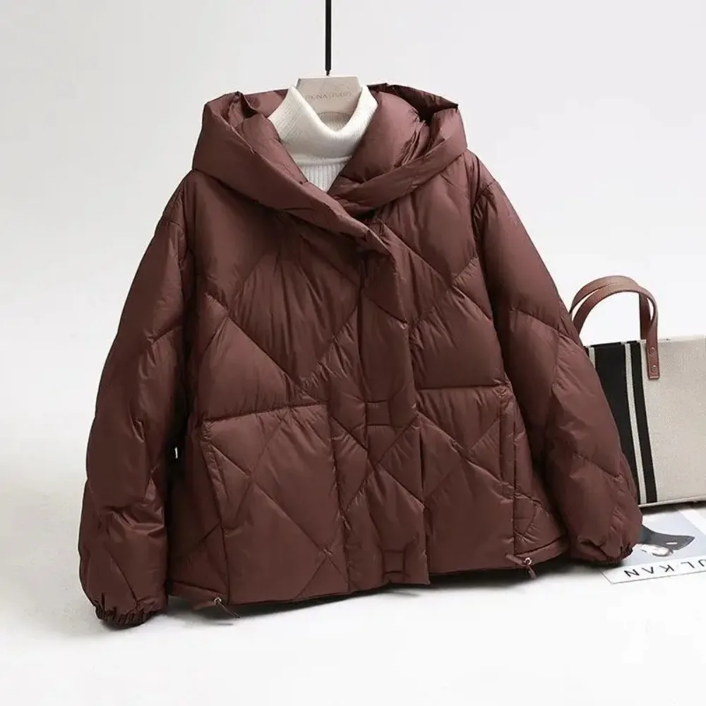 2024 Winter New Fashion 90% White Duck Down Short Jacket Women Thick Warm Loose Cocoon Type Hooded Diamond Puffer Coat Outerwear