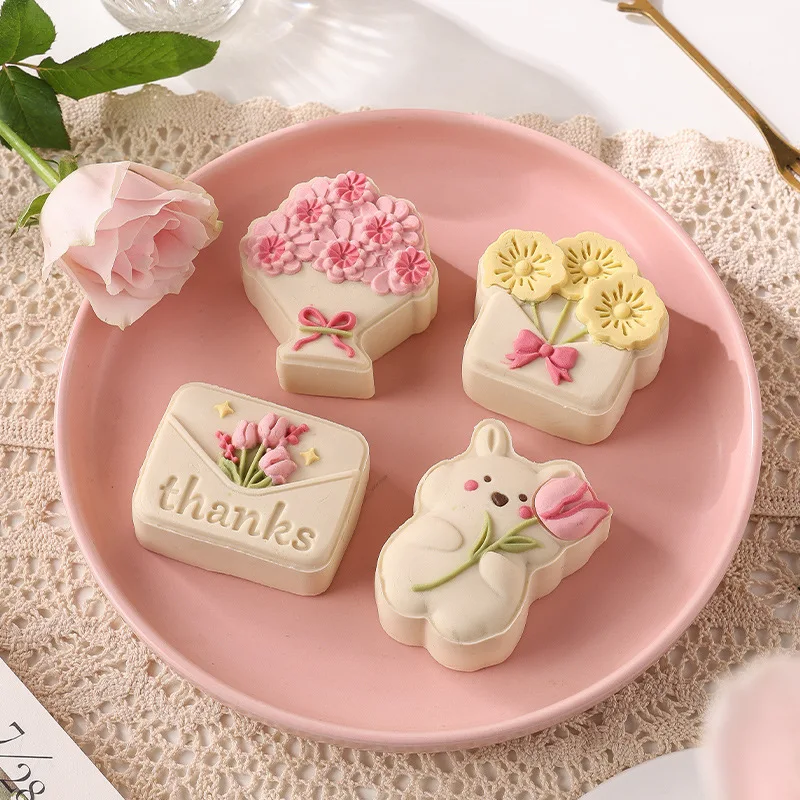 

75g Cartoon Mooncake Mold Rabbit Flowers Envelope Hand Pressed Pastry Mold Teacher's Day Baking Mold Cake Decoration Baking Tool