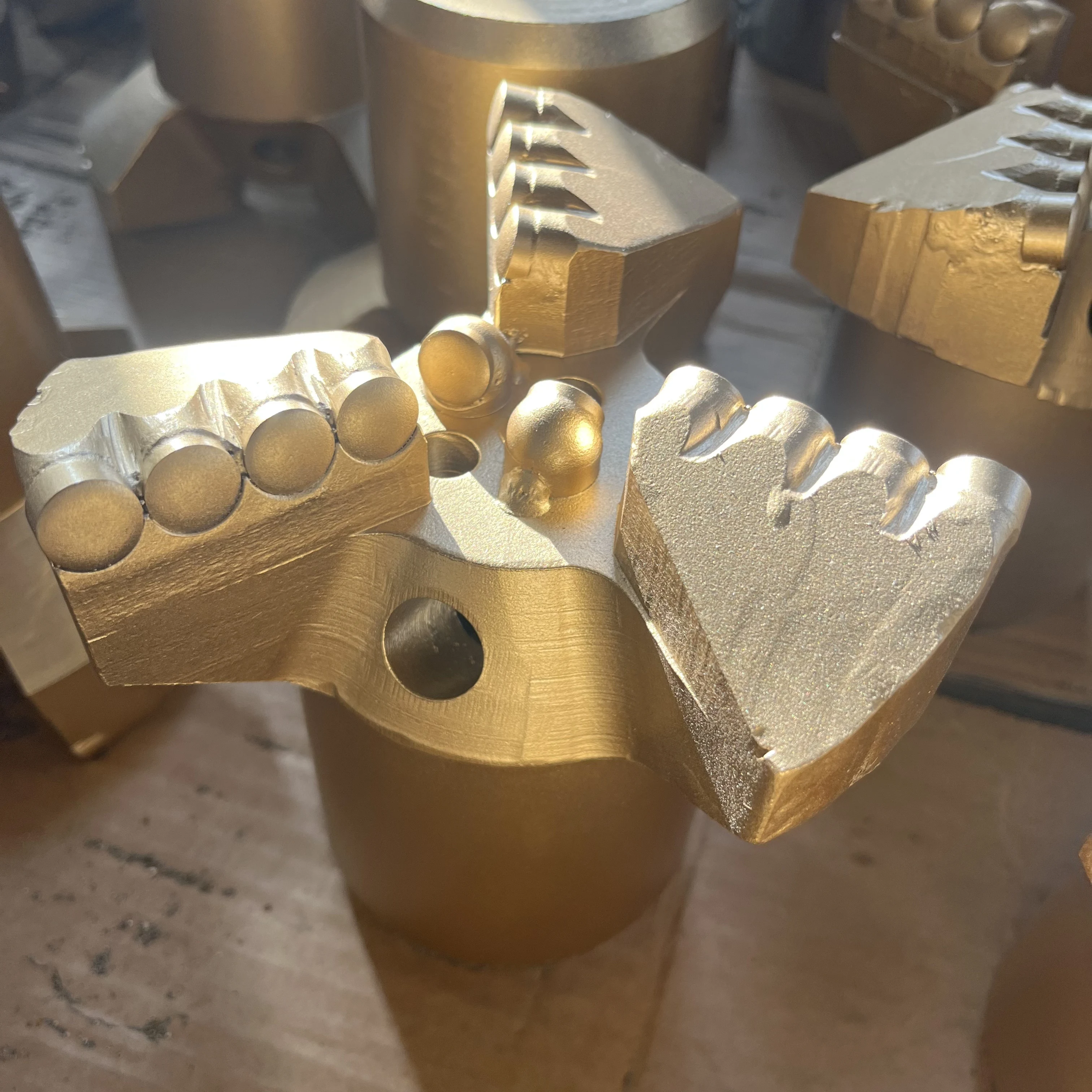 Wysokiej jakości wiertło diamentowe PDC, wiertło trójstopniowe do wiertnic do studni wodnych