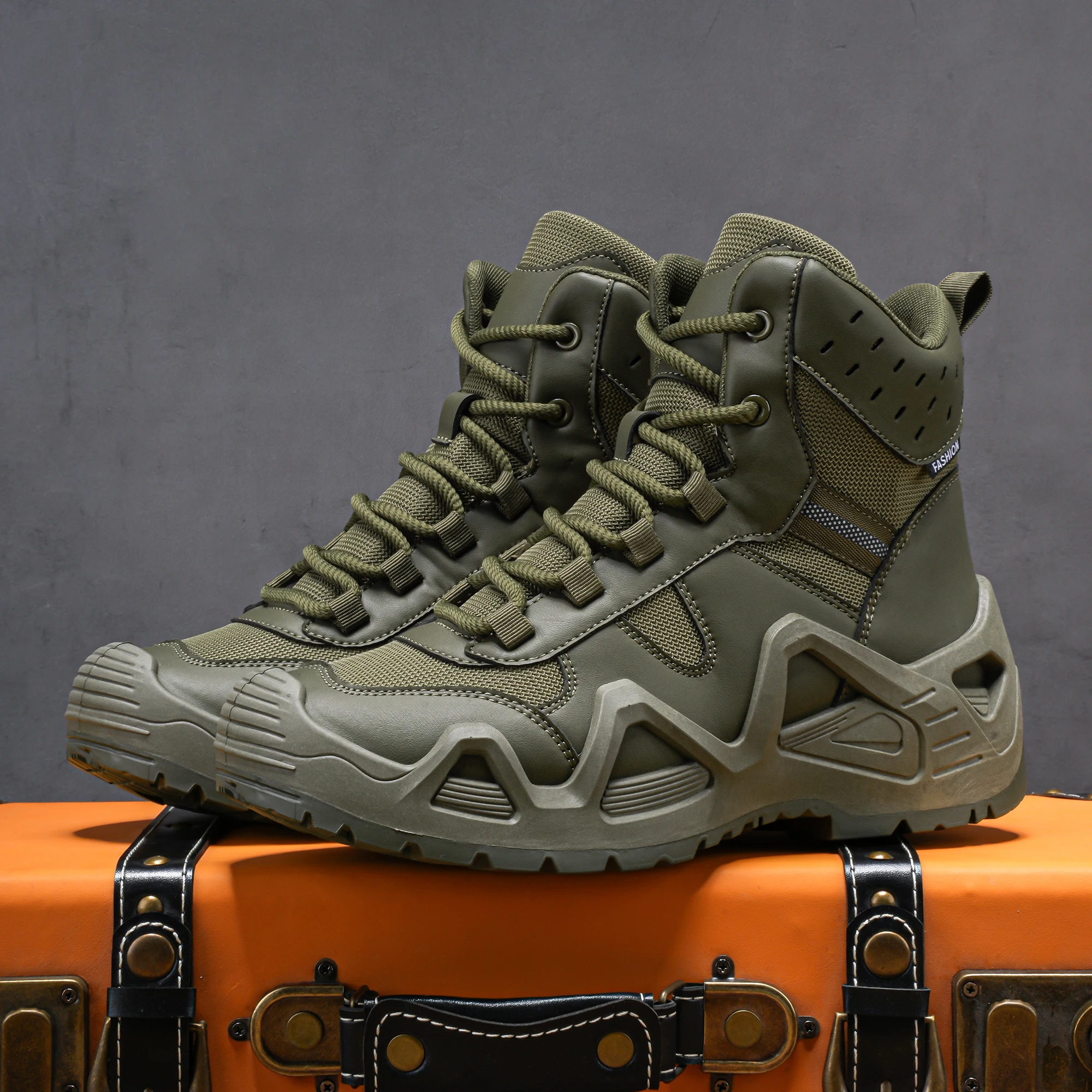 New fashion versatile shoes suitable for outdoor hiking and mountaineering, casual sports shoes for men