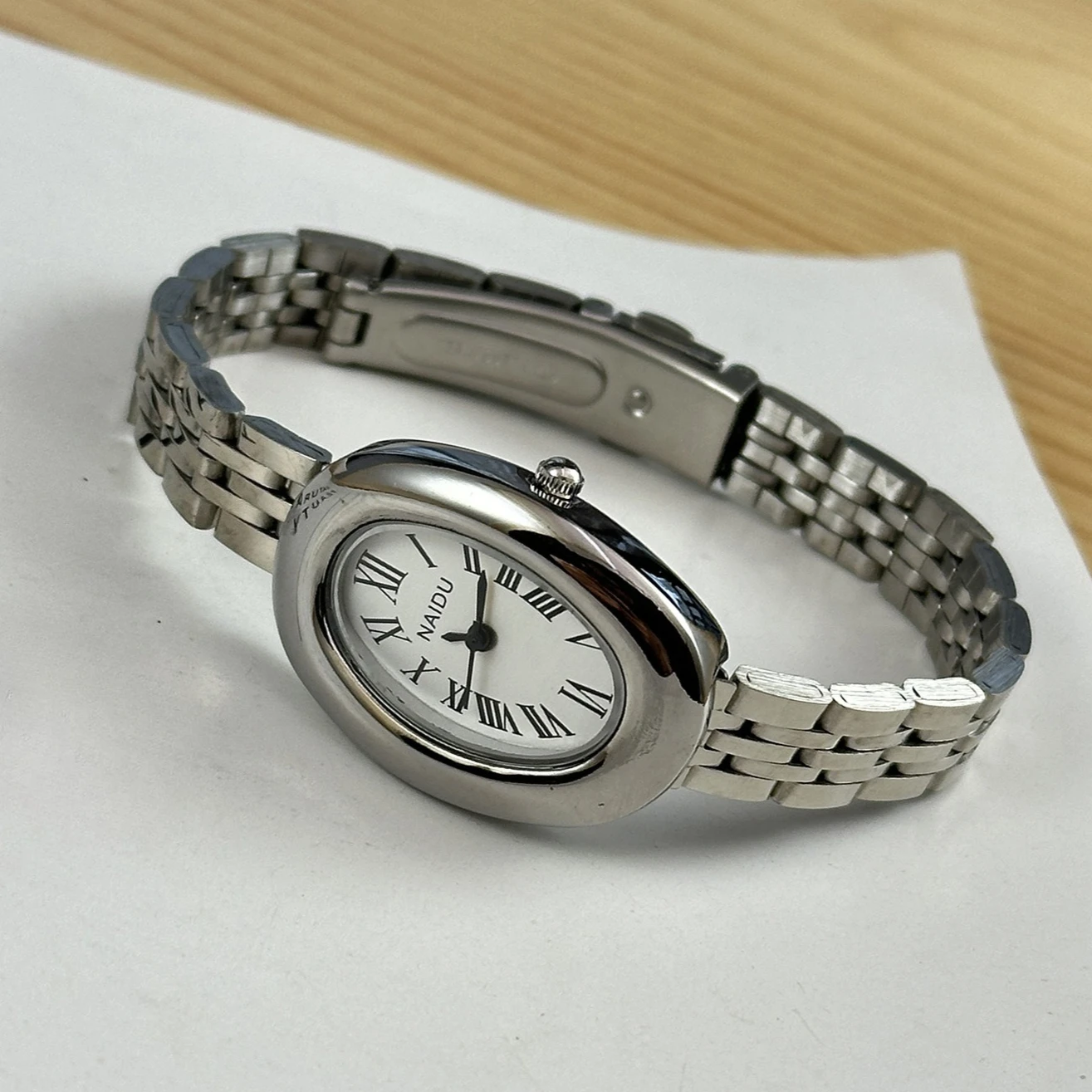 Hot Sale Brand Oval Roman Dial Women Watch Fashion Gold Quartz Watches Luxury Ladies Wristwatches Gift Relojes Para Mujer