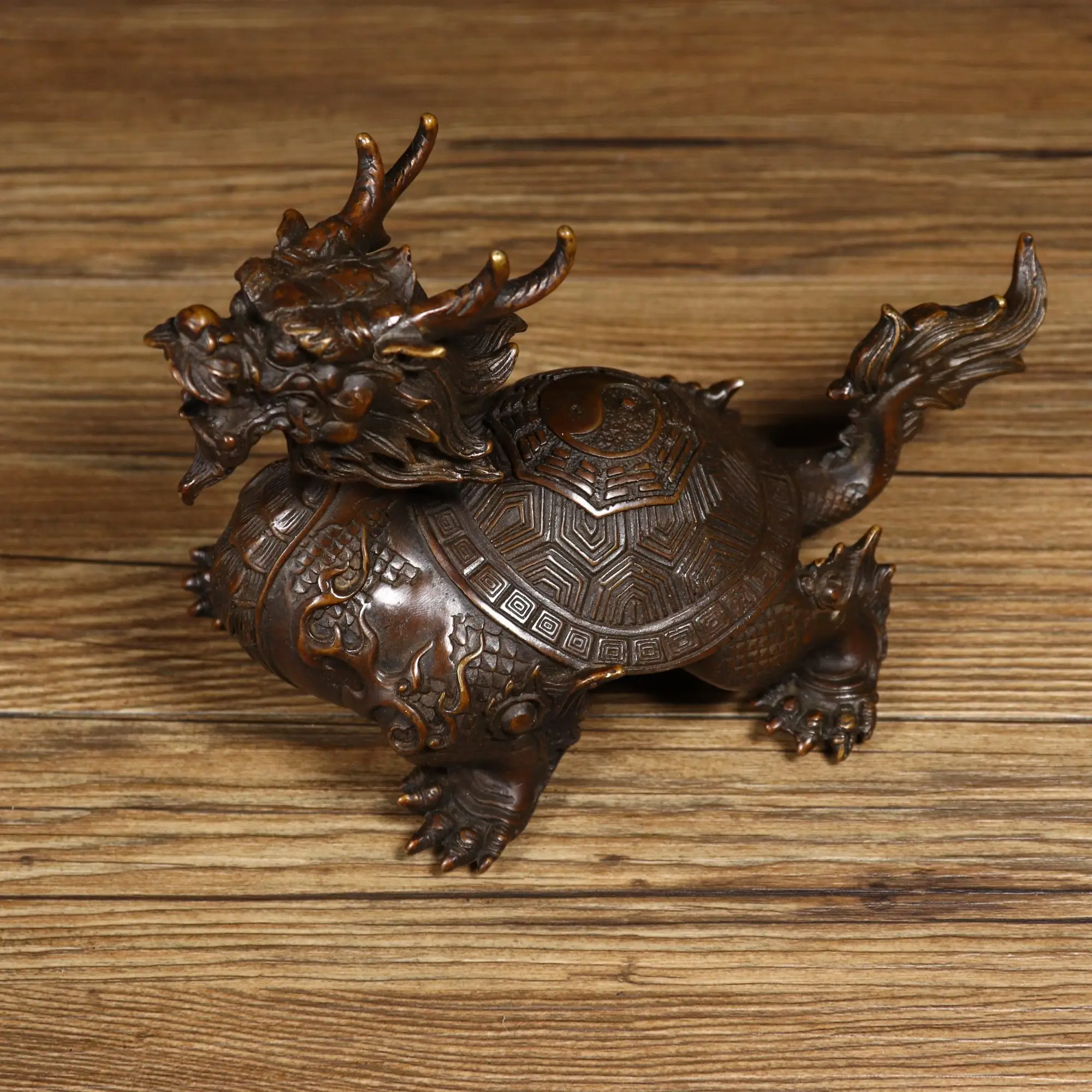 Antique brass dragon turtle ornament with eight trigrams dragon head turtle Length 20cm, width 10cm, height 14cm Weight approxim