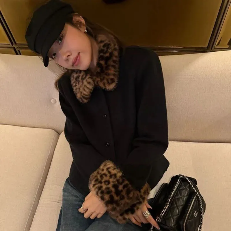 

Женское новое нишевое однобортное толстое короткое пальто с леопардовым принтом и меховым воротником, темпераментное мягкое удобное пальто Джокера