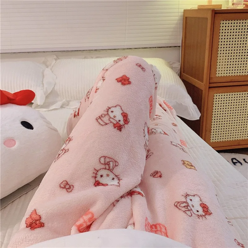 Kawaii Sanrio HelloKitty Pigiama di flanella Pantaloni Anime Fuori Cartoon Coral Fleece Pigiama pigro Donna Inverno Casa Pantaloni caldi