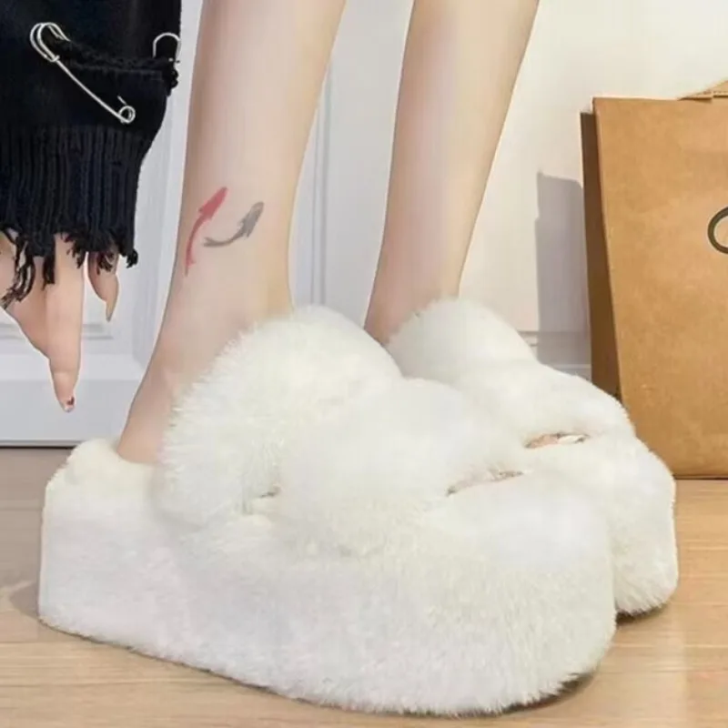 

Удобные и модные меховые тапочки для женщин, пушистые меховые туфли без каблука, тапочки на толстой подошве с перекрестными ремешками для дома и улицы