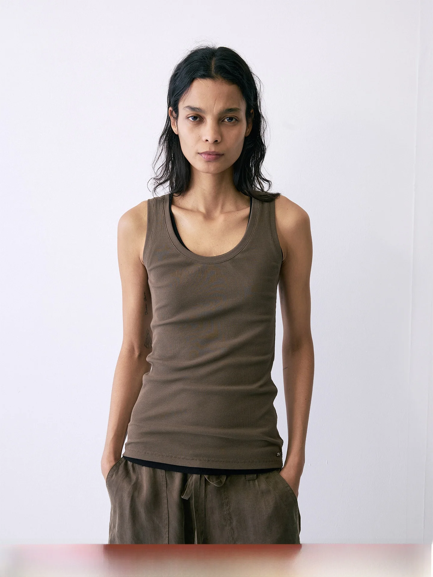 

New Summer Strong Twist Cotton Blend U-Neck Slim Fit Skin-friendly Vest Can Be Worn Single Or Layered Women's Fashion Vest