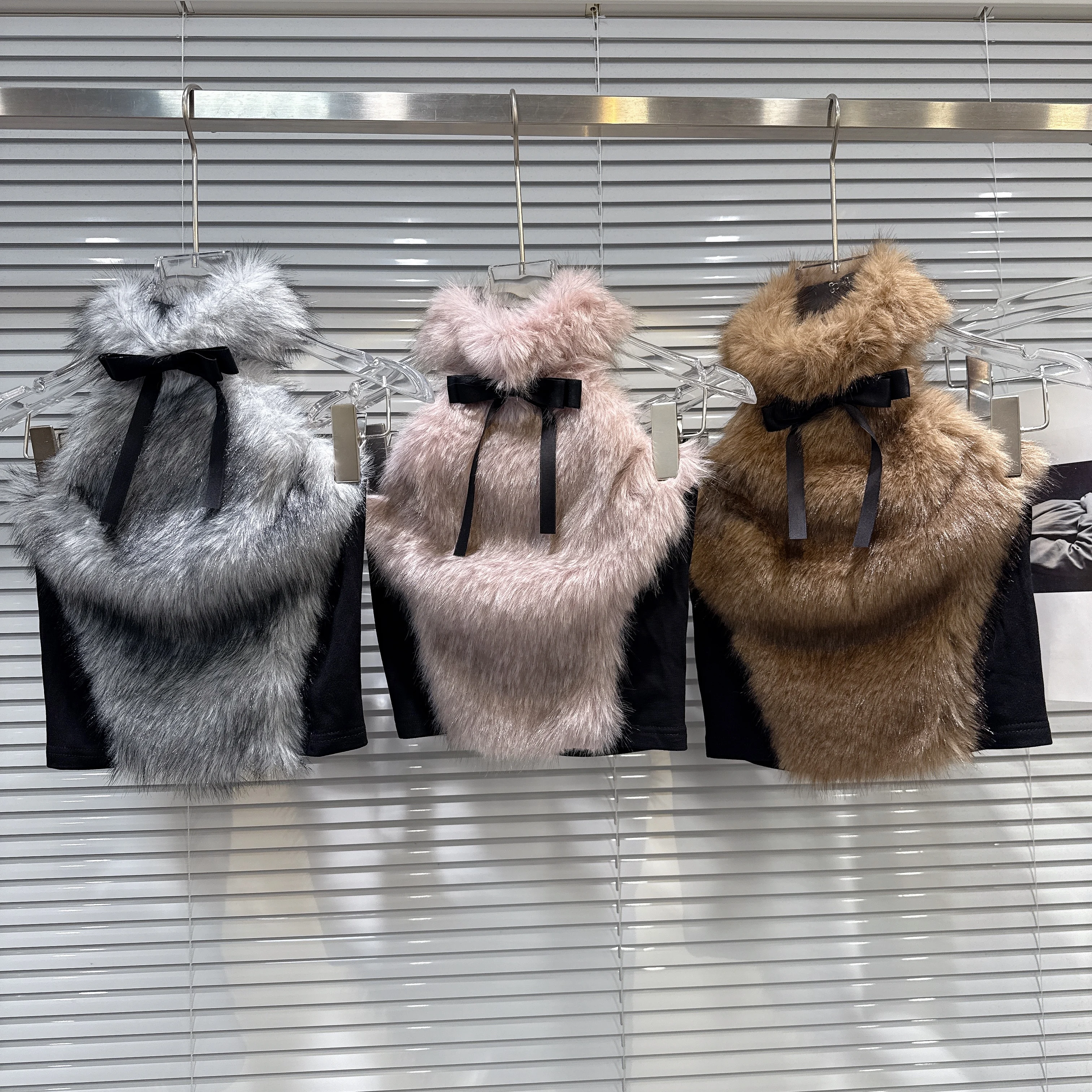 

Зимний новый эко-жилет из искусственного меха с бантом, топ с лямкой на шее, женские модные топы y2k