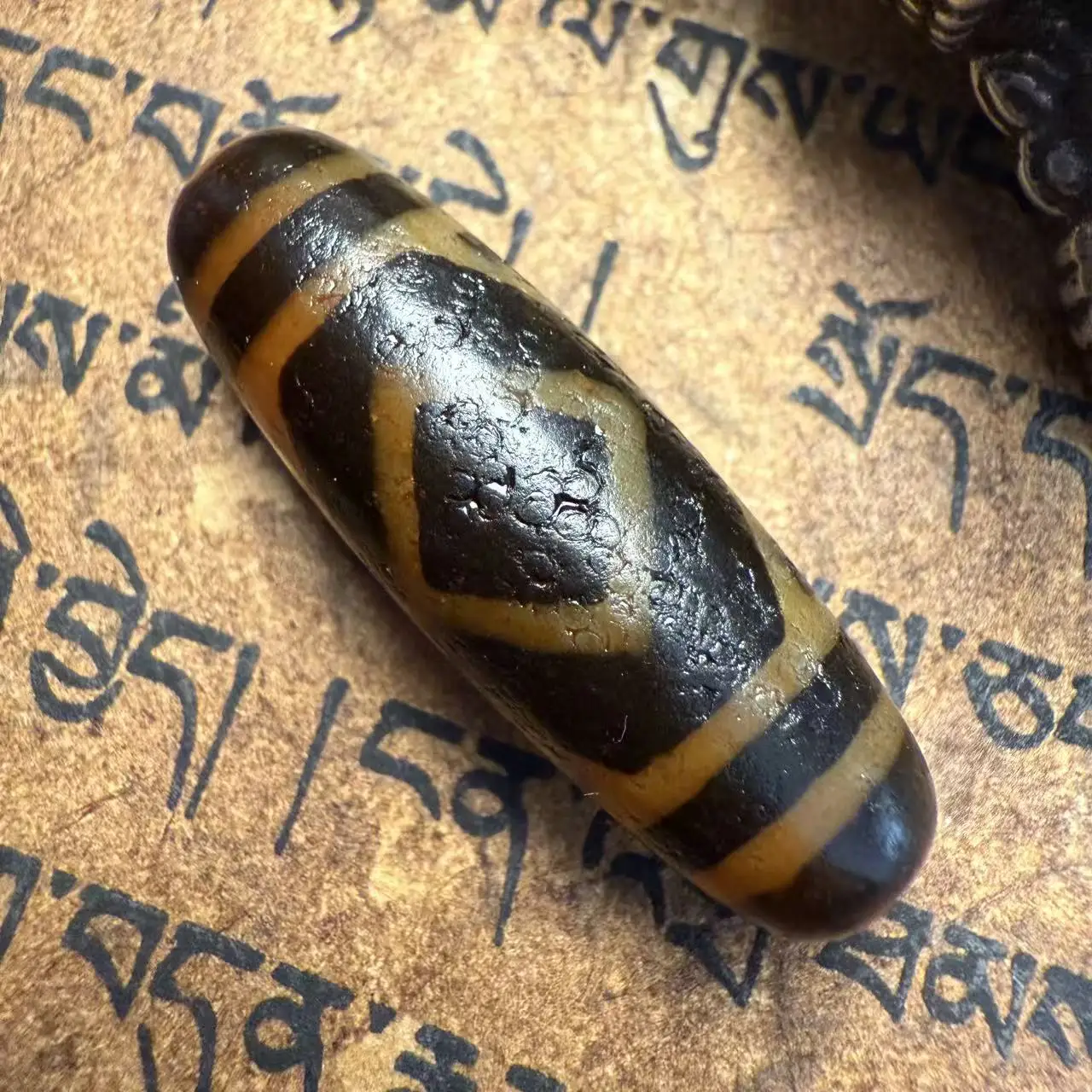 magic-tibetan-old-agate-dragon-skin-tiger-teeth-3eye-totem-dzi-bead-38x127mm