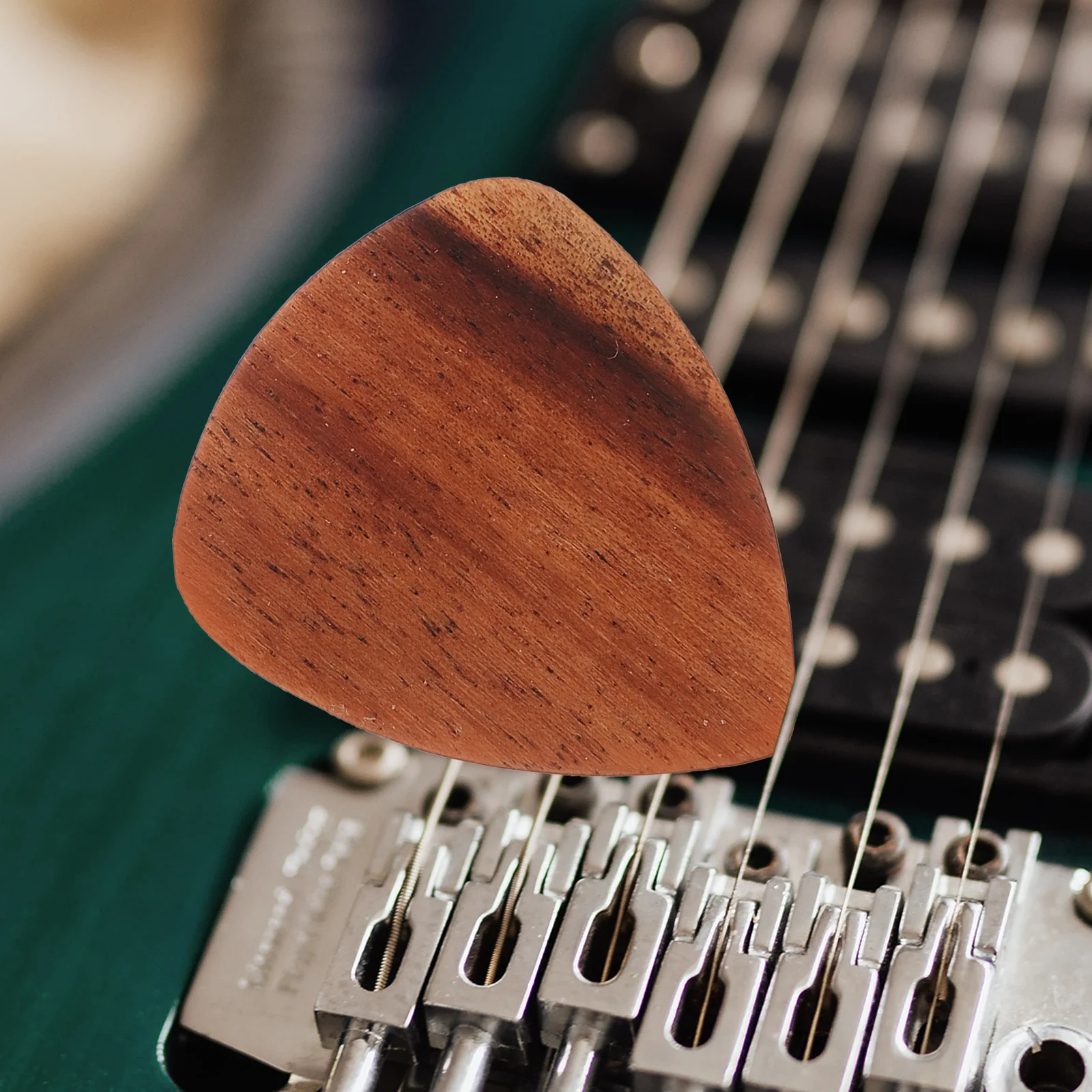 

Guitar Pick Keychain Wood Keyring Electric Accessories Container Picks Storage Case