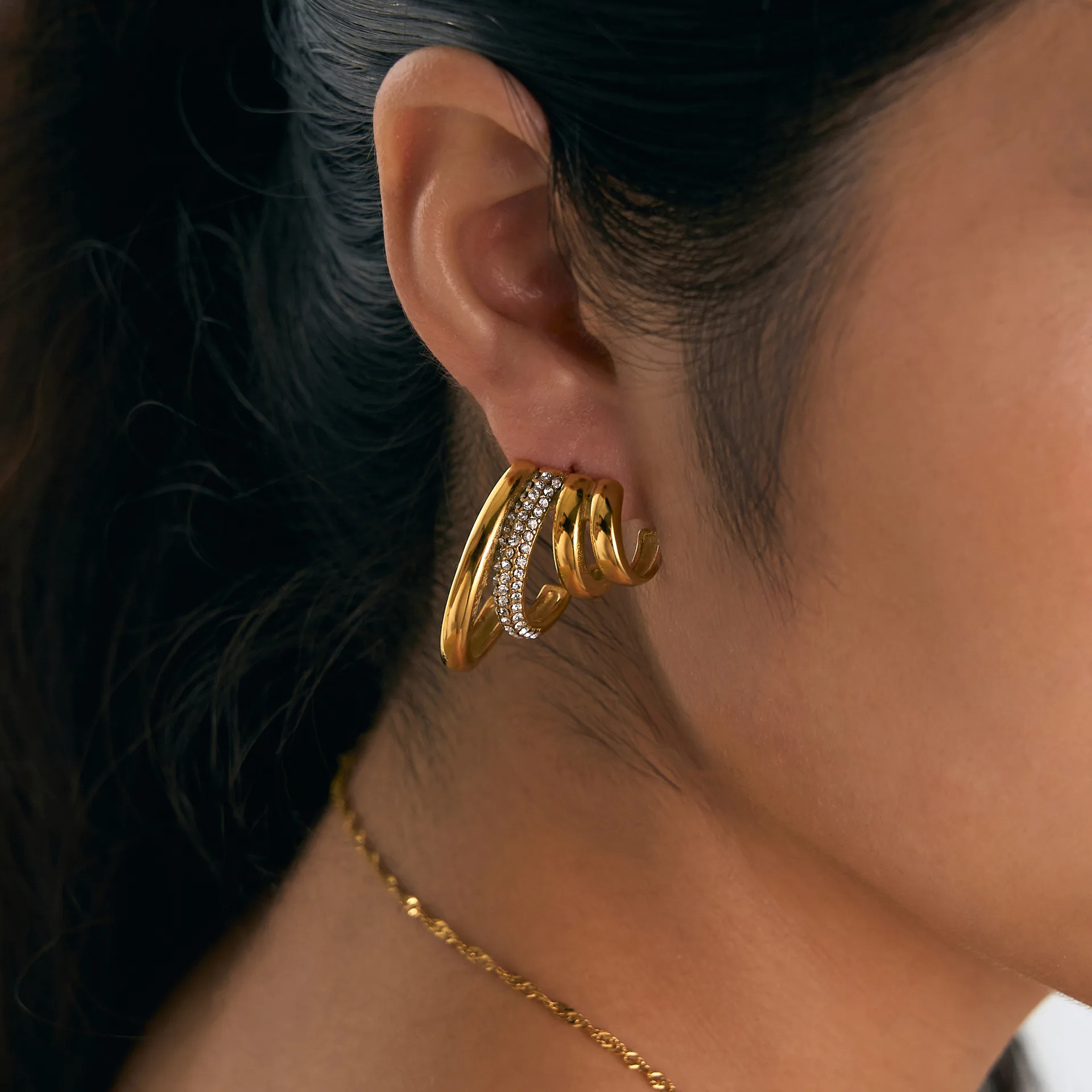 

Miranda Fashion Inlaid Zircon Stainless Steel Oval Hollow Hoop Earrings High Quality Gold Color Exquisite Ear Jewelry 2024 Gift
