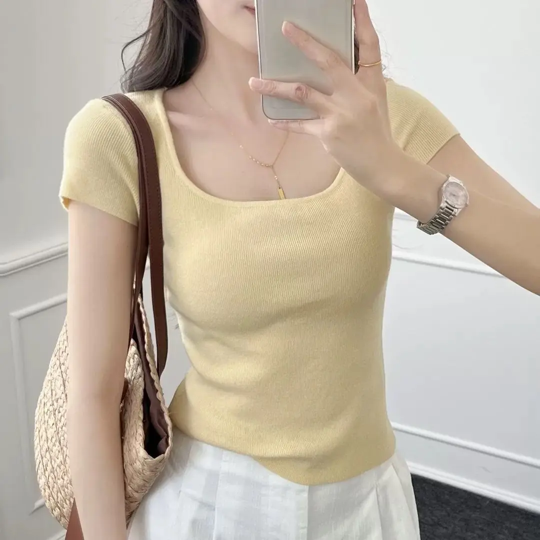 Damen-Oberteile, T-Shirts, 2025, neues französisches Sommer-Oberteil mit geradem Schulter, quadratischem Ausschnitt und kurzen Ärmeln, figurbetontes, kurzes, ärmelloses Strickoberteil