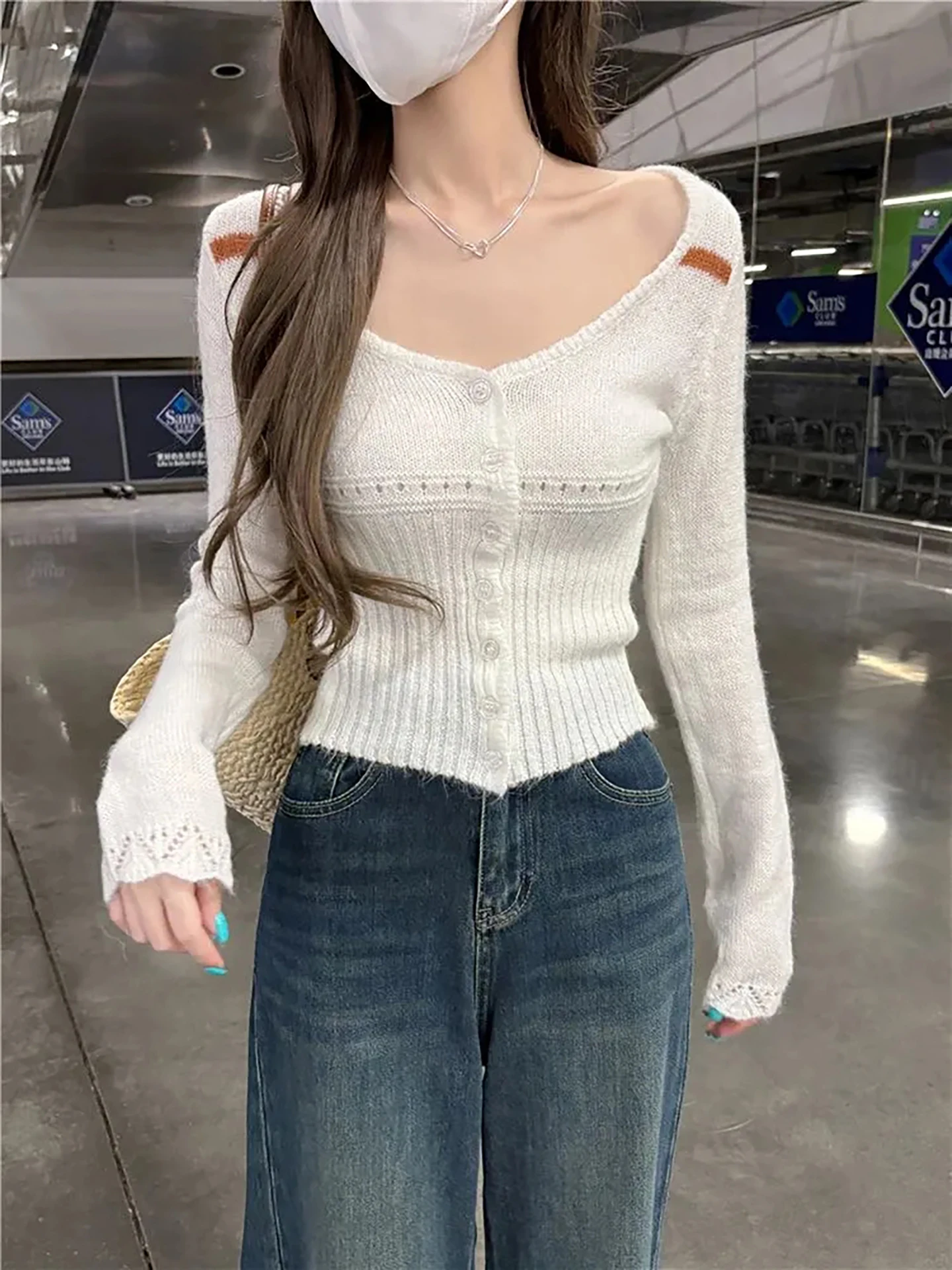 Elegant White Knitted Hollow out Women's Top Fashionable Contrast Color Slim Fit Summer New Design High End Feel Good Shirt