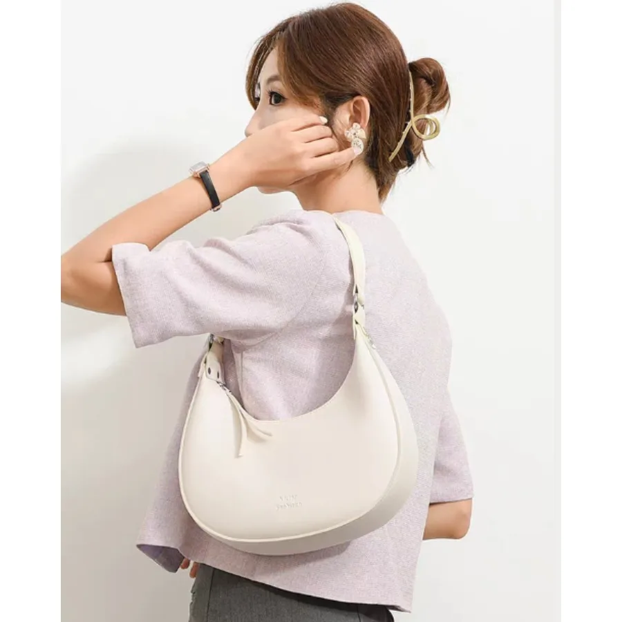 

New cross-border messenger portable half-moon bag fashionable light luxury high-end sense portable large-capacity shoulder bag