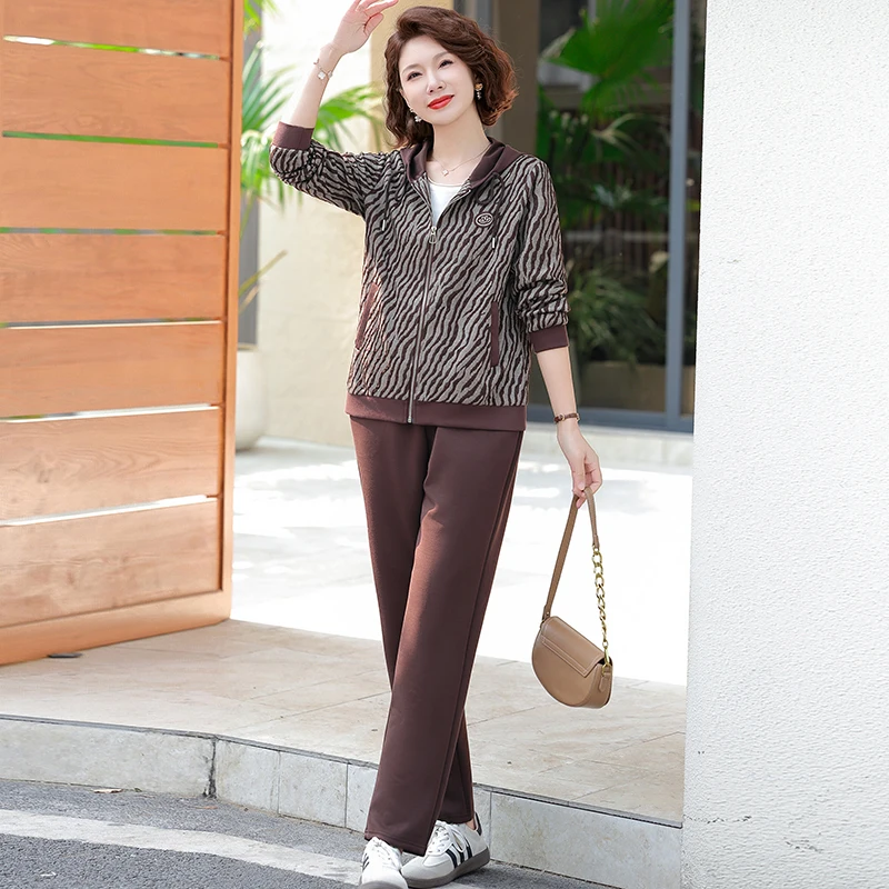 

Спортивный костюм для женщин старше 50 лет, весенняя мода, свободный крой, длинные брюки, куртка с капюшоном на молнии и топ, комплект из двух предметов