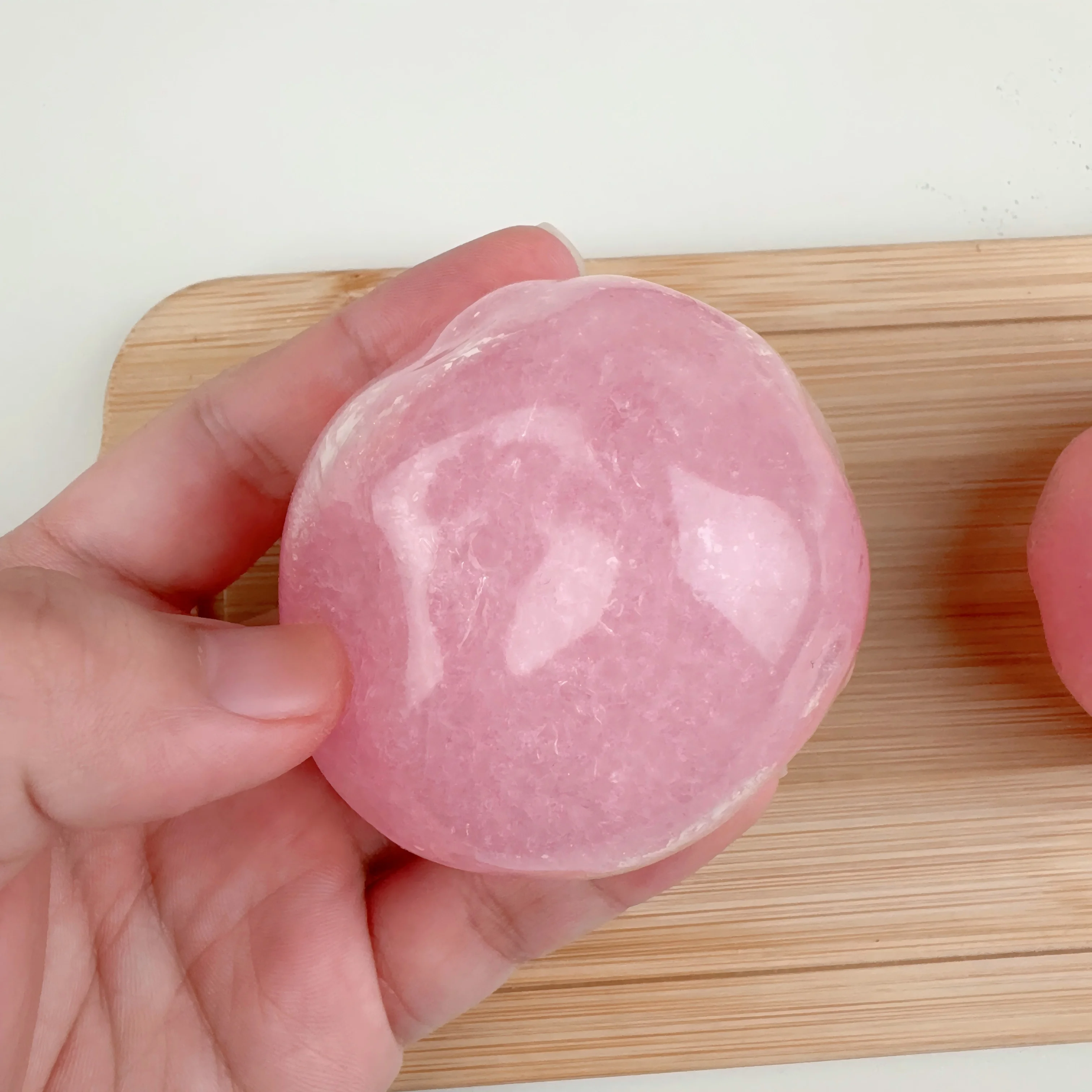 1 Piece of Pink Peach Smoothie Fruit Smoothie Squeeze Toy, Used for Squeezing and Stress Relief, with a High-Quality Feel, Can Be Squeezed and Reshaped Repeatedly, Is an Ideal Holiday Party Gift, Portable Sensory Toy, Unique Stress-Relief Gift, Suitable for Birthdays, Christmas, and Halloween