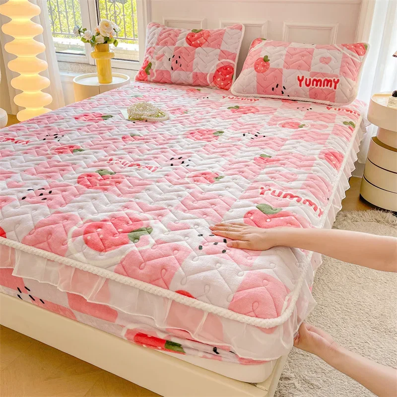 2025 new milk fleece printed lace fitted sheet winter thickened padded three-piece set non-slip padded mattress protective cover