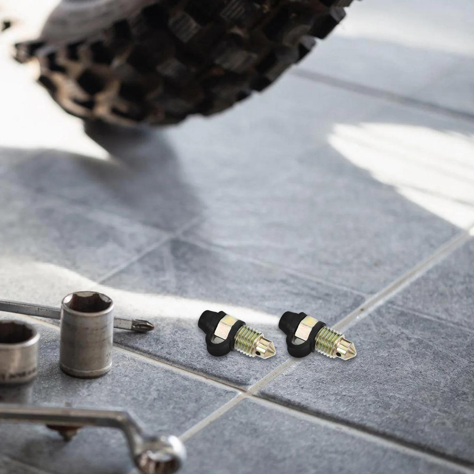 

2pcs Motorcycle Bleeder Screws with Caps for Disc Brake System Car Brake Accessories M10 Bolt Hollow Oil Outlet