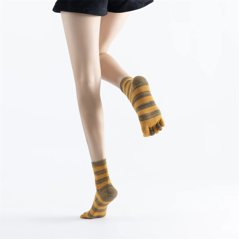 Women Autumn Winter Five-finger Cartoon Non-slip Yoga Socks Cute Cat Striped Dance All-match Split Toe Mid-tube Sports Calf Sock