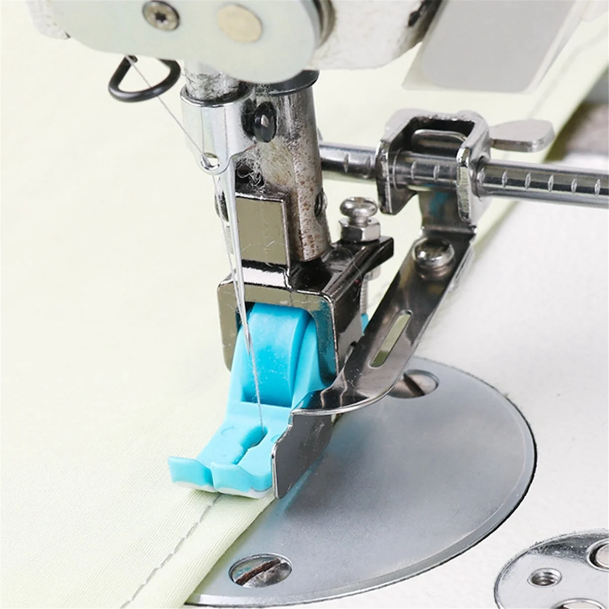 Universal Industrial Sewing Machine Leather Roller Wheel Presser Foot of Flat Car Thick Fabric Clothing Presser Feet C