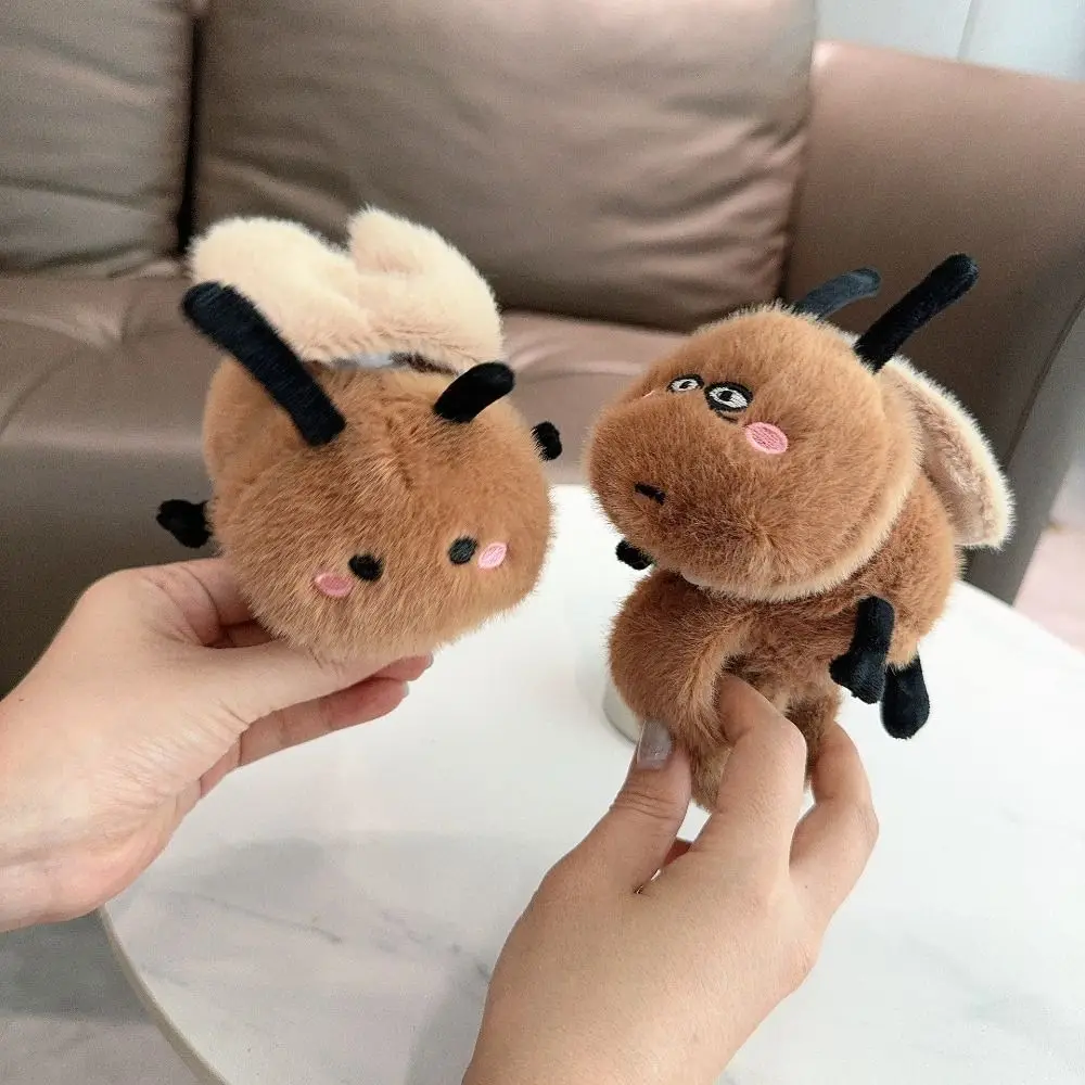 Simulation Slap Bracelet Series Pull line Wrist Style Plush Doll Slap Bracelet Vibrating Wings Soft Cockroach Plush Wrist Band