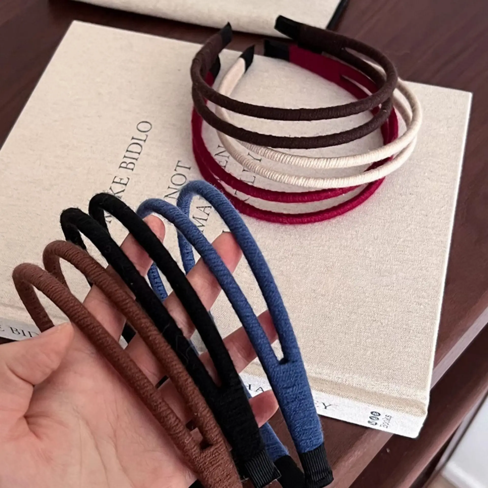 

Женская прочная двухслойная повязка на голову с двойной нитью, несминаемая, универсальная, простая, двухслойная, с пушистым эффектом